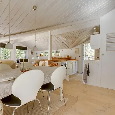 Feriehus Three-bedroom Holiday In *