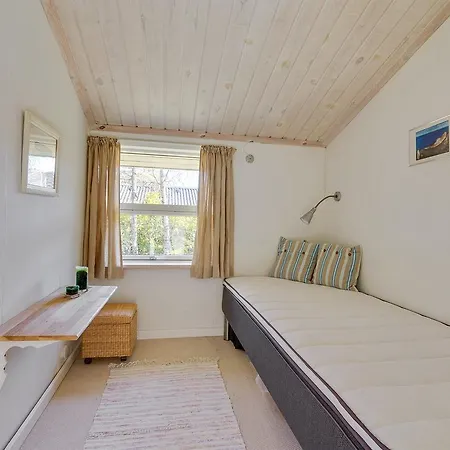 Three-bedroom Holiday In * Hals