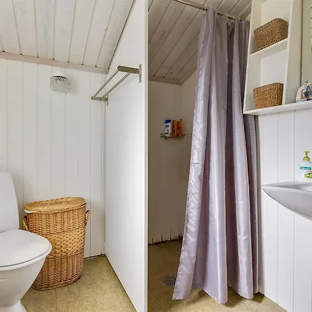 Feriehus Three-bedroom Holiday In *