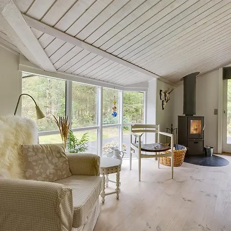 Three-bedroom Holiday In * Hals