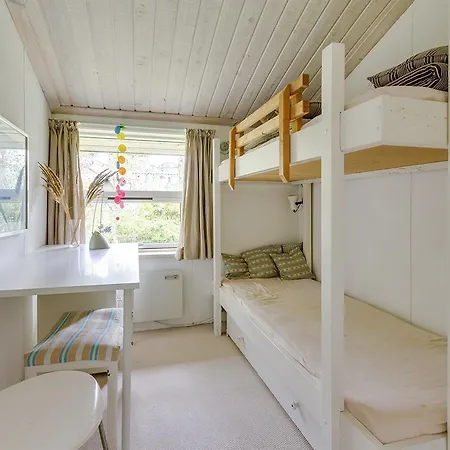 Feriehus Three-bedroom Holiday In *